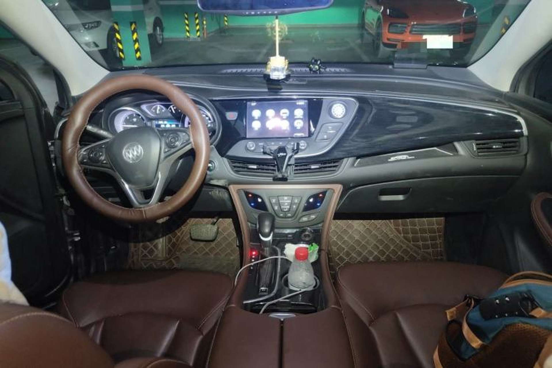 Used Buick Envision 2018 28T Four-Wheel Drive Elite Version Center Console