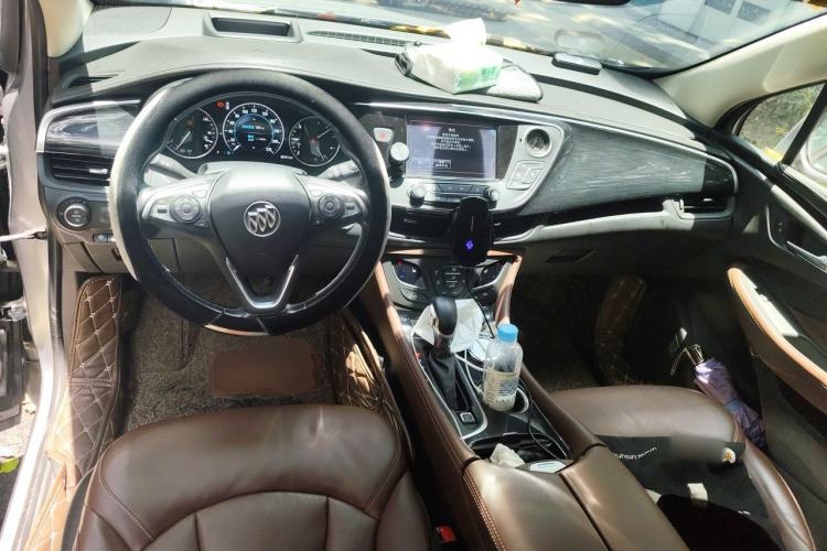 Used Buick Envision 2018 28T Four-Wheel Drive Luxury Model Center Console