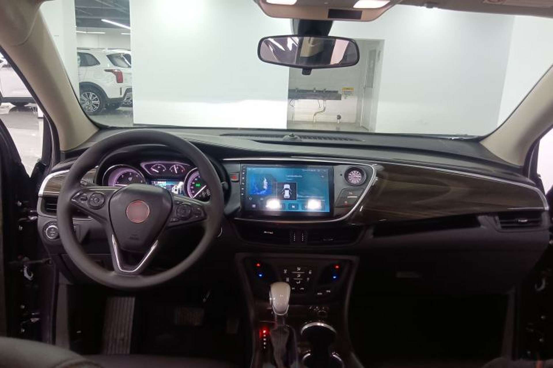 Used Buick Envision 2018 20T Two-Wheel-Drive Leading Model Center Console