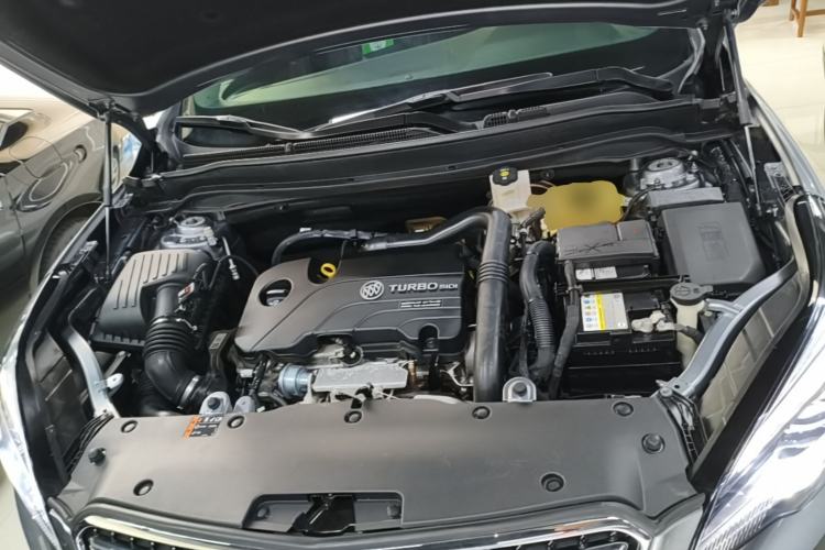 Used Buick Envision 2018 20T Two-Wheel Drive Luxury Model Engine Bay