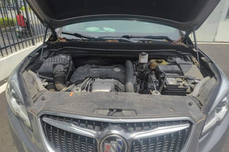 Used Buick Envision 2018 28T Four-Wheel Drive Luxury Model Engine Bay