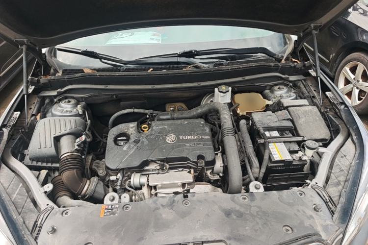 Used Buick Envision 2018 20T Two-Wheel Drive Luxury Model Engine Bay