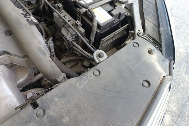 Used Buick Envision 2018 28T Four-Wheel Drive Elite Version Engine Bay Left