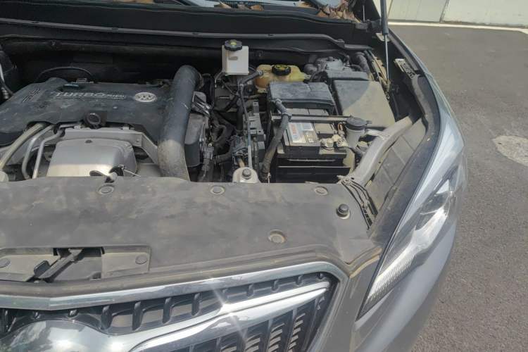 Used Buick Envision 2018 28T Four-Wheel Drive Luxury Model Engine Bay Left