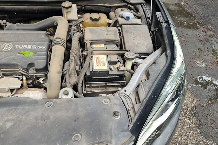 Used Buick Envision 2018 20T Two-Wheel-Drive Elite Model Engine Bay Left