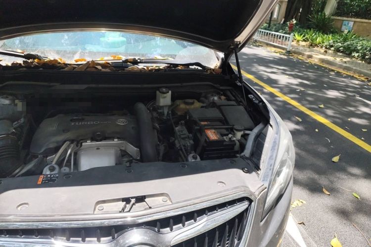 Used Buick Envision 2018 28T Four-Wheel Drive Luxury Model Engine Bay Left