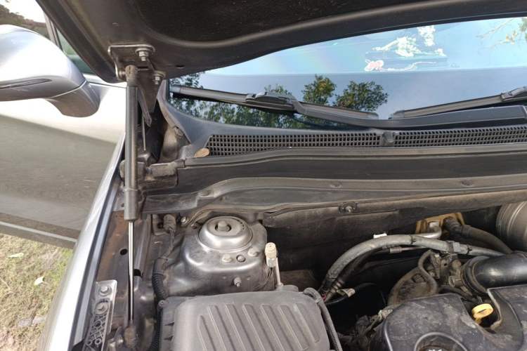 Used Buick Envision 2018 20T Two-Wheel-Drive Leading Model Engine Bay Right