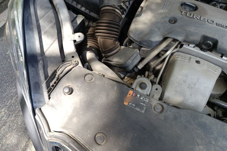 Used Buick Envision 2018 28T Four-Wheel Drive Elite Version Engine Bay Right