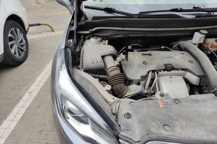 Used Buick Envision 2018 28T Four-Wheel Drive Luxury Model Engine Bay Right