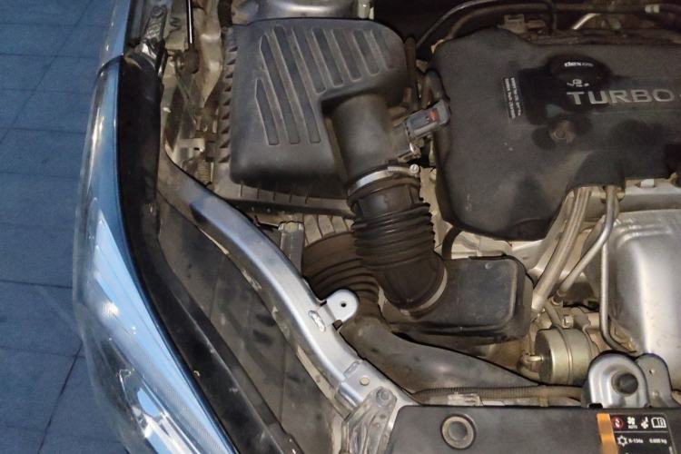 Used Buick Envision 2018 28T Four-Wheel Drive Elite Version Engine Bay Right