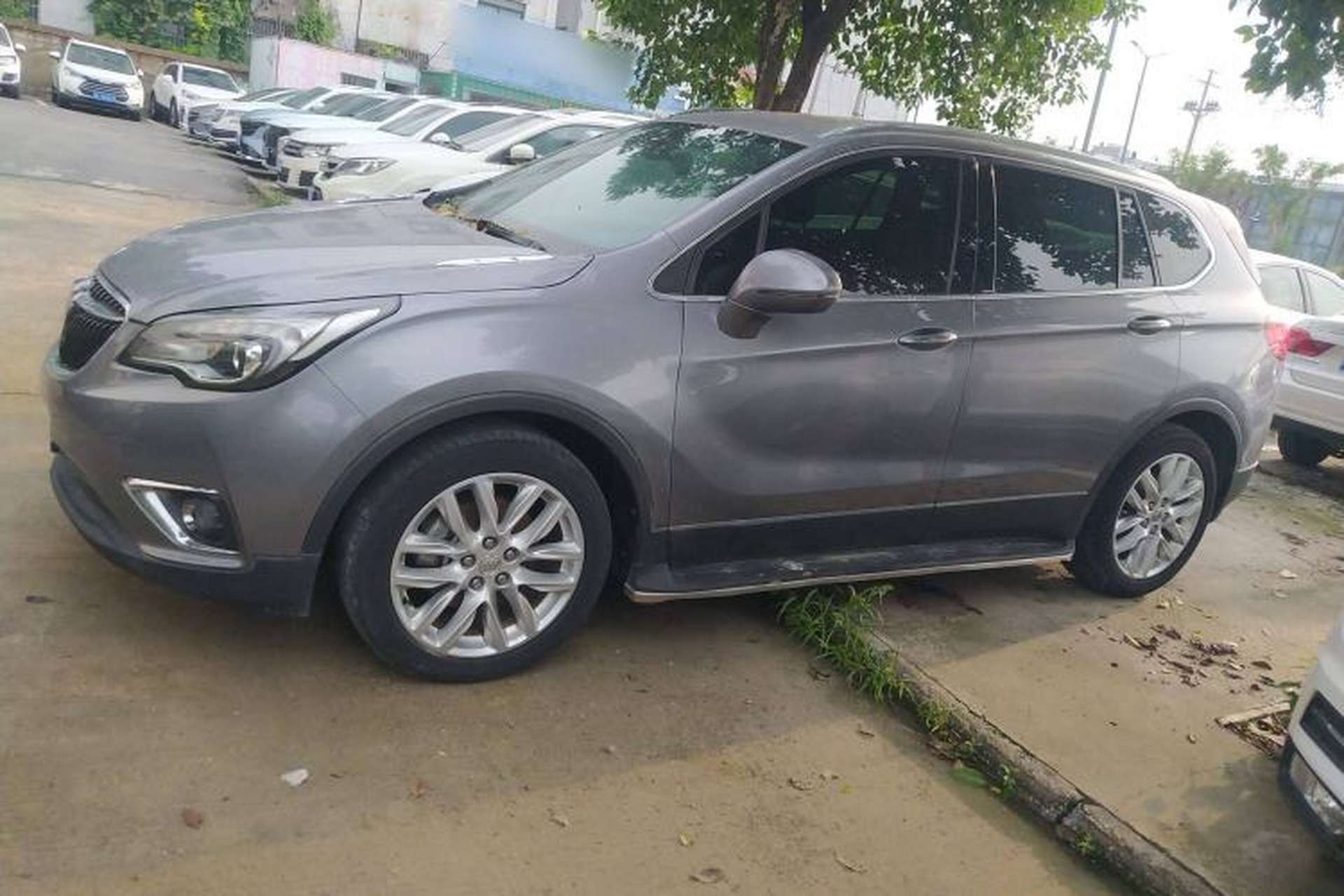 Used Buick Envision 2018 28T Four-Wheel Drive Luxury Model Exterior 3