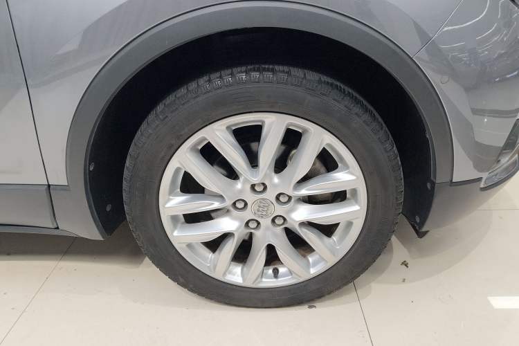 Used Buick Envision 2018 28T Four-Wheel Drive Luxury Model Exterior 5