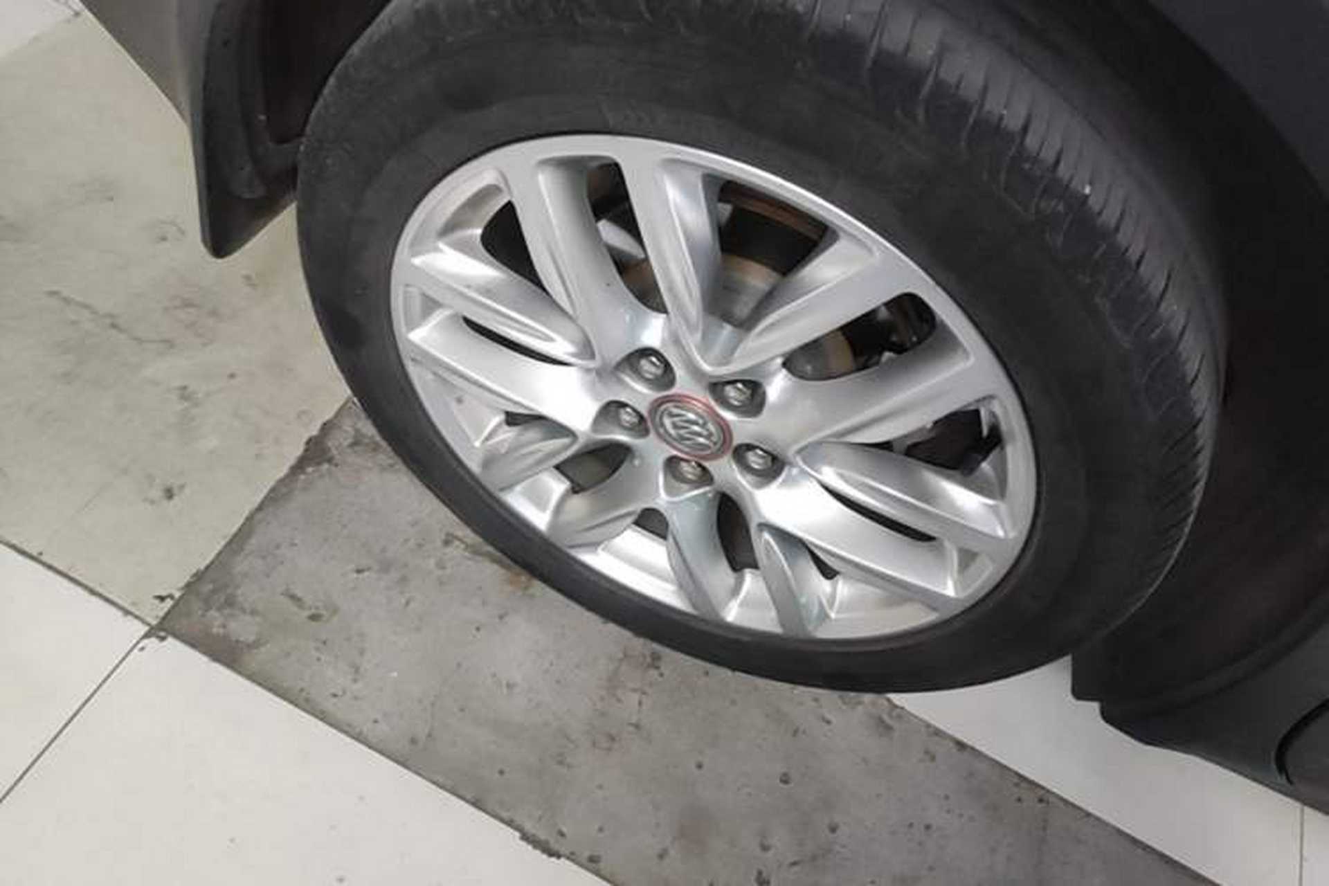 Used Buick Envision 2018 28T Four-Wheel Drive Luxury Model Exterior 5