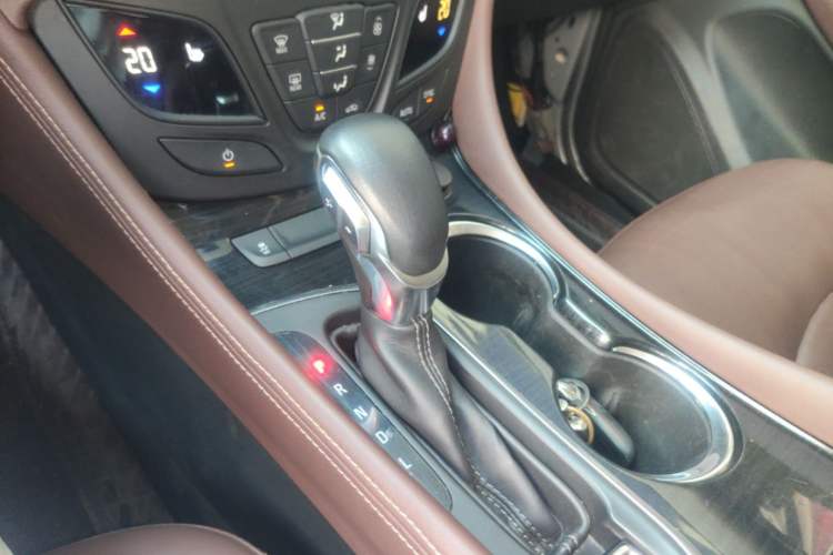 Used Buick Envision 2018 28T Four-Wheel Drive Luxury Model Gear Lever