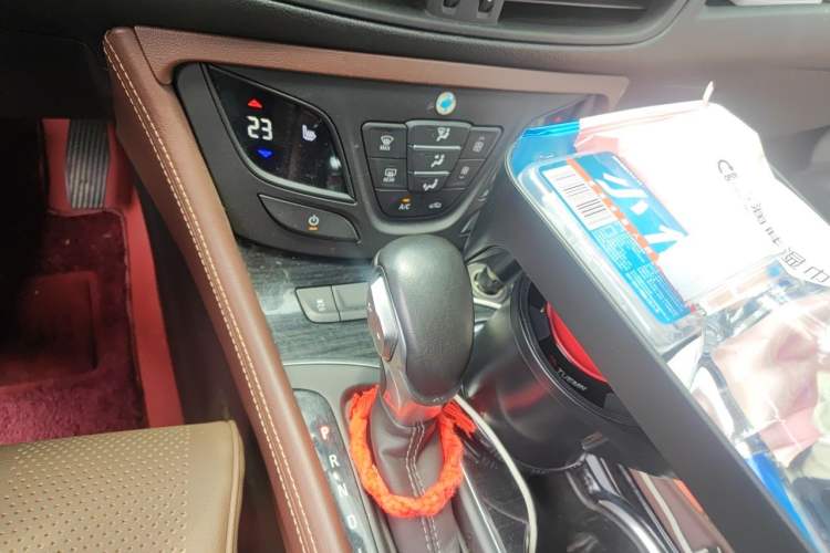 Used Buick Envision 2018 28T Four-Wheel Drive Luxury Model Gear Lever
