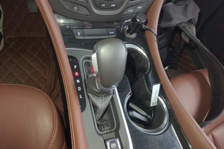 Used Buick Envision 2018 28T Four-Wheel Drive Elite Version Gear Lever