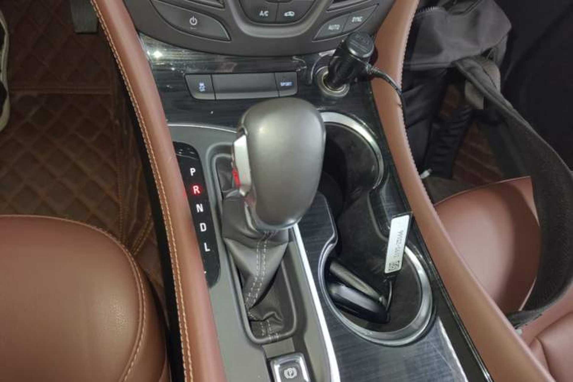 Used Buick Envision 2018 28T Four-Wheel Drive Elite Version Gear Lever