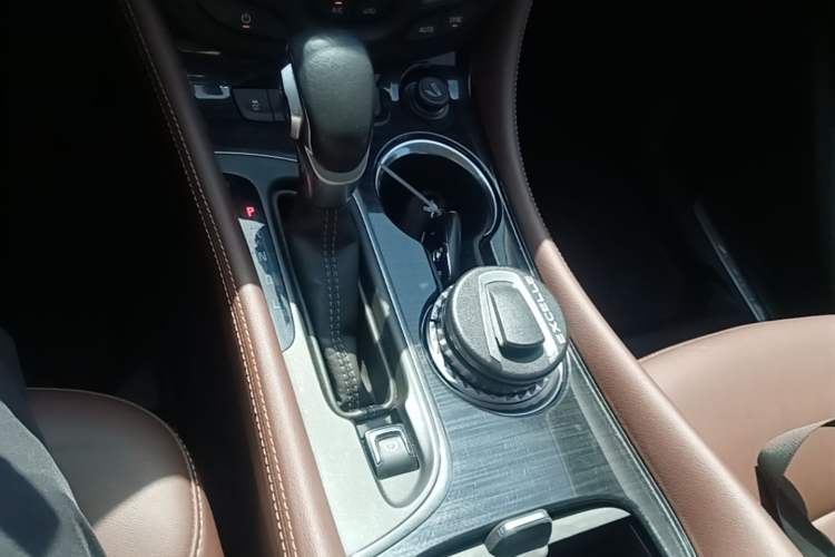 Used Buick Envision 2018 28T Four-Wheel Drive Elite Version Gear Lever