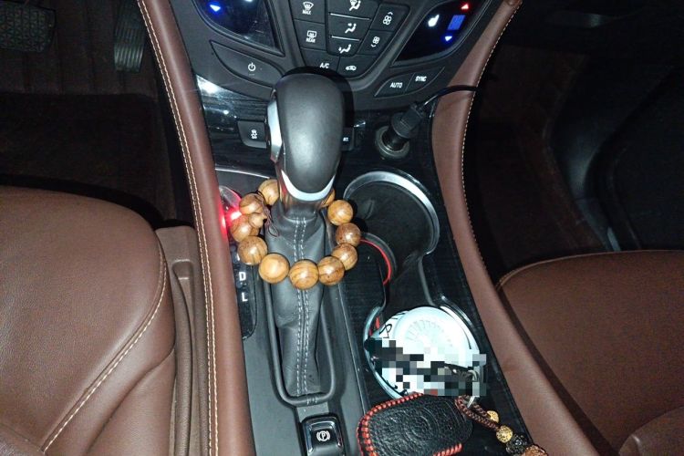 Used Buick Envision 2018 28T Four-Wheel Drive Elite Version Gear Lever