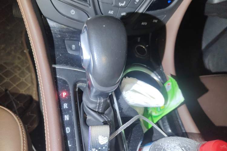 Used Buick Envision 2018 28T Four-Wheel Drive Elite Version Gear Lever