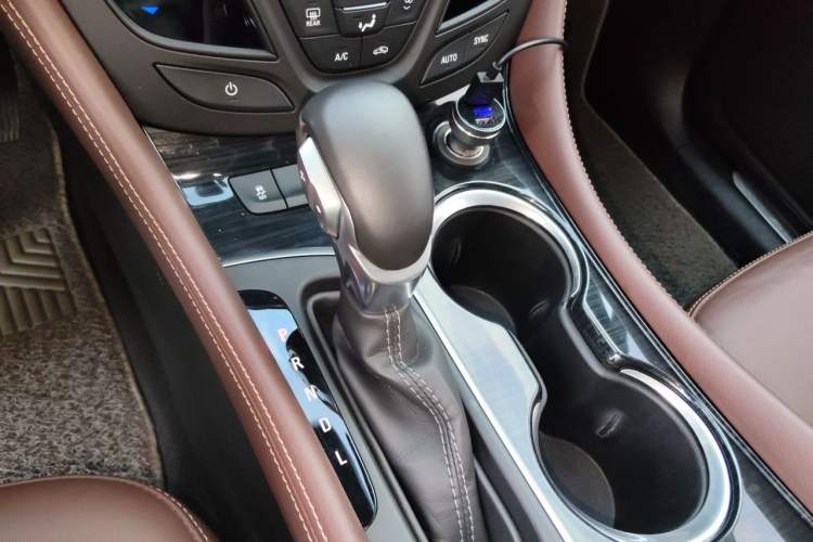 Used Buick Envision 2018 28T Four-Wheel Drive Elite Version Gear Lever