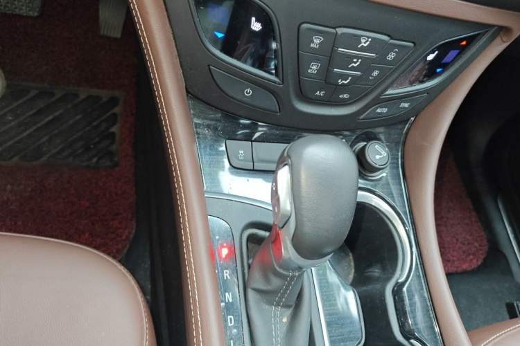 Used Buick Envision 2018 28T Four-Wheel Drive Elite Version Gear Lever