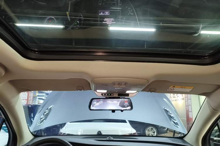 Used Buick Envision 2018 20T Two-Wheel Drive Luxury Model Headliner