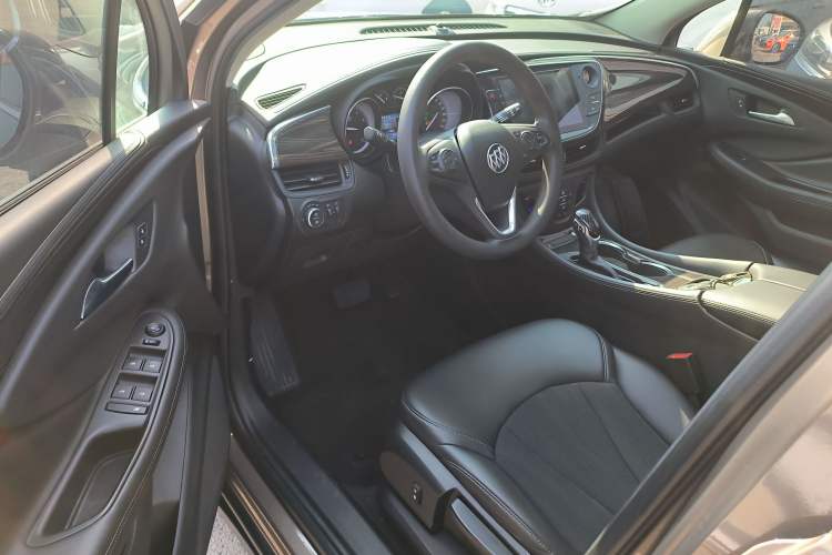 Used Buick Envision 2018 20T Two-Wheel-Drive Leading Model Interior 3