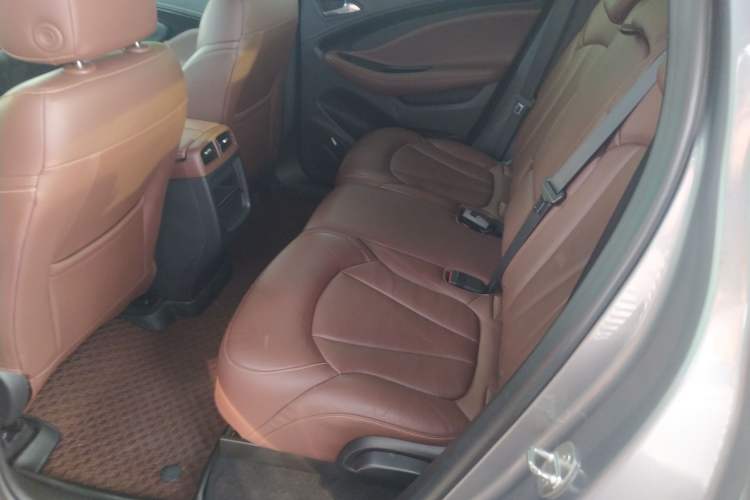 Used Buick Envision 2018 28T Four-Wheel Drive Luxury Model Interior 4