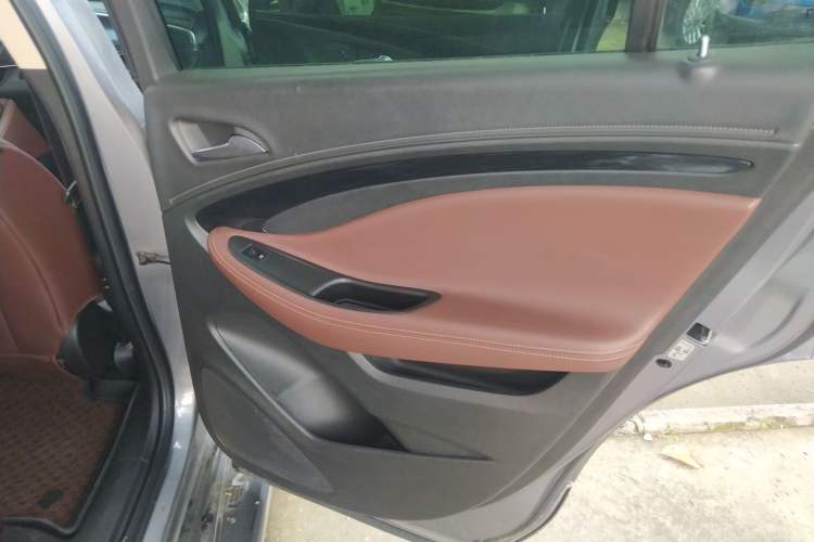 Used Buick Envision 2018 28T Four-Wheel Drive Luxury Model Interior 6