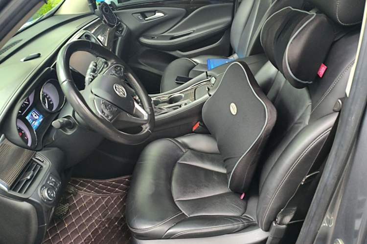 Used Buick Envision 2018 20T Two-Wheel-Drive Elite Model Left Front Seat
