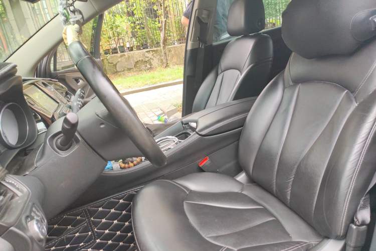 Used Buick Envision 2018 20T Two-Wheel-Drive Elite Model Left Front Seat