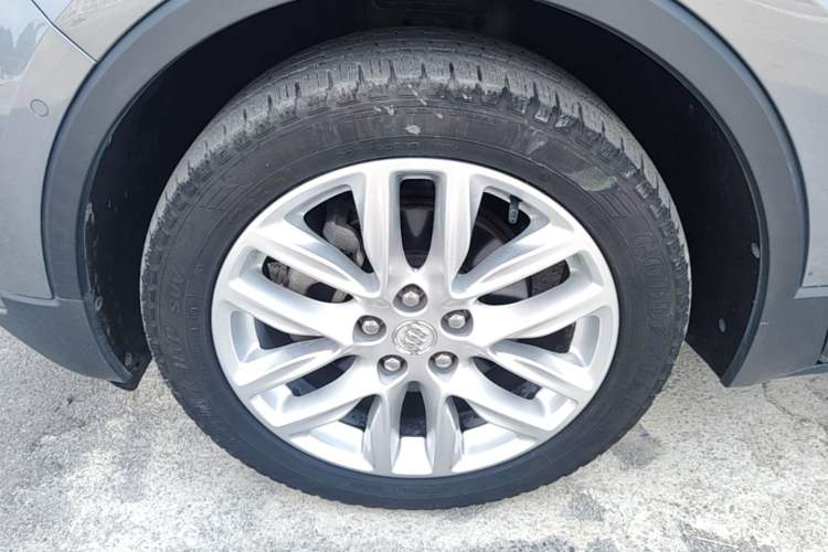 Used Buick Envision 2018 28T Four-Wheel Drive Luxury Model Left Front Wheel Hub