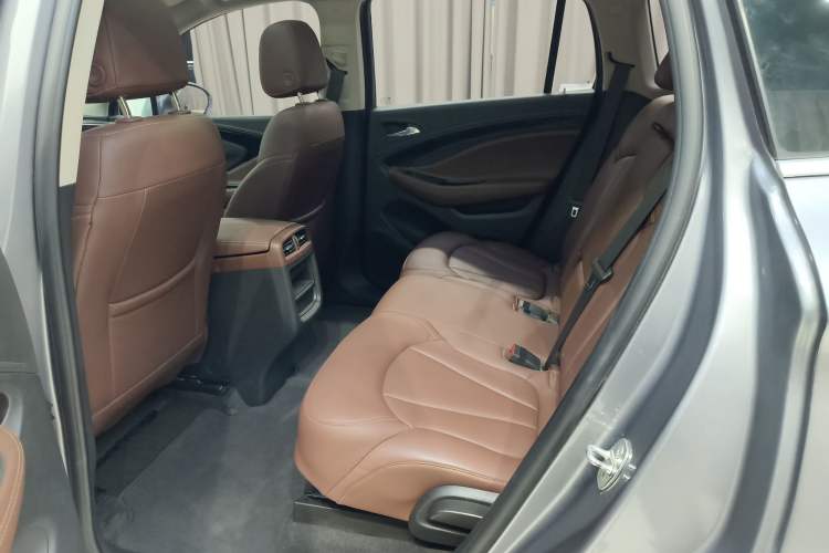Used Buick Envision 2018 28T Four-Wheel Drive Luxury Model Left Rear Seat