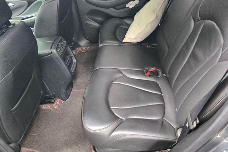 Used Buick Envision 2018 20T Two-Wheel-Drive Elite Model Left Rear Seat