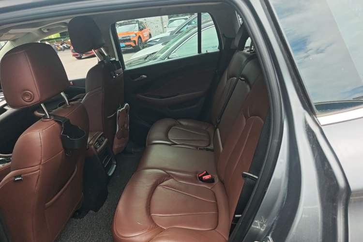 Used Buick Envision 2018 20T Two-Wheel Drive Luxury Model Left Rear Seat