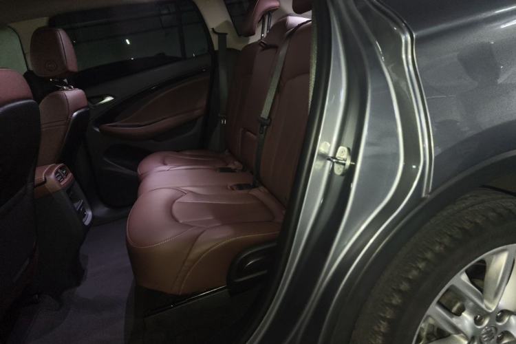 Used Buick Envision 2018 28T All-Wheel-Drive Versatile Sports Flagship Model Left Rear Seat