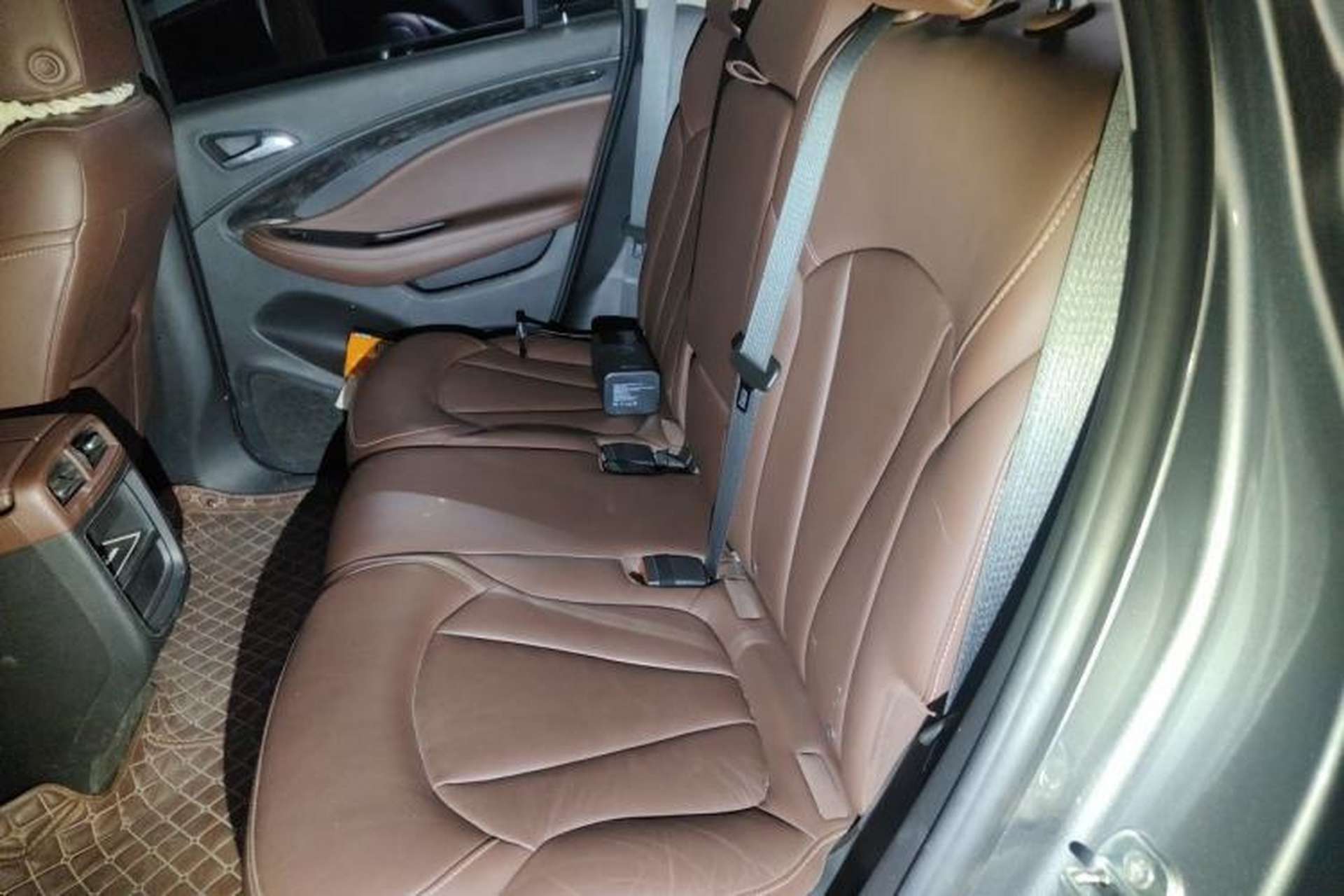 Used Buick Envision 2018 28T Four-Wheel Drive Elite Version Left Rear Seat