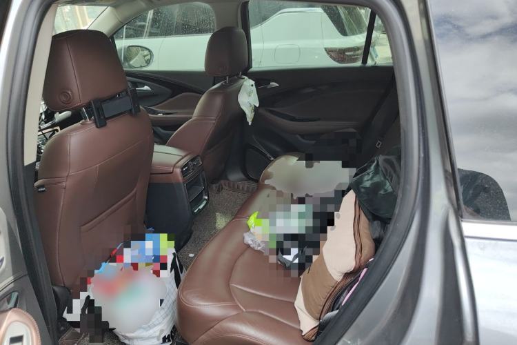 Used Buick Envision 2018 28T Four-Wheel Drive Luxury Model Left Rear Seat