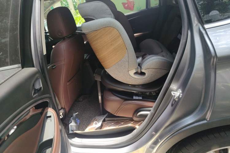 Used Buick Envision 2018 28T Four-Wheel Drive Luxury Model Left Rear Seat