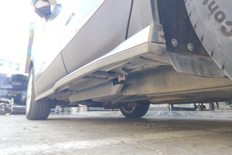 Used Buick Envision 2018 28T Four-Wheel Drive Luxury Model Left Side Sill