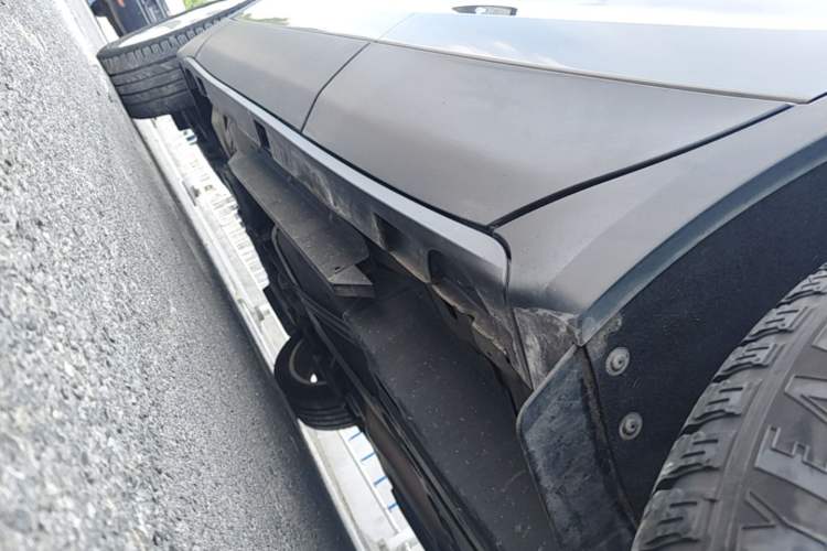 Used Buick Envision 2018 28T Four-Wheel Drive Luxury Model Left Side Sill
