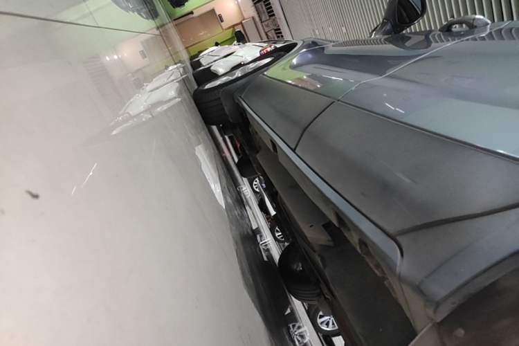 Used Buick Envision 2018 28T Four-Wheel Drive Luxury Model Left Side Sill