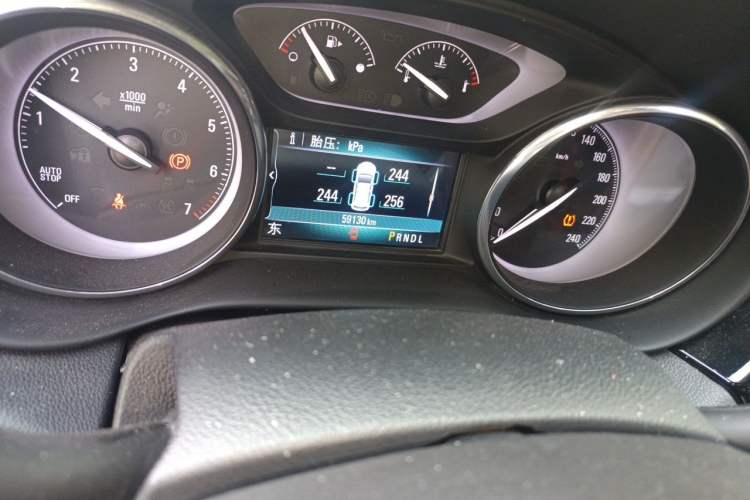 Used Buick Envision 2018 28T Four-Wheel Drive Elite Version Odometer Close Up