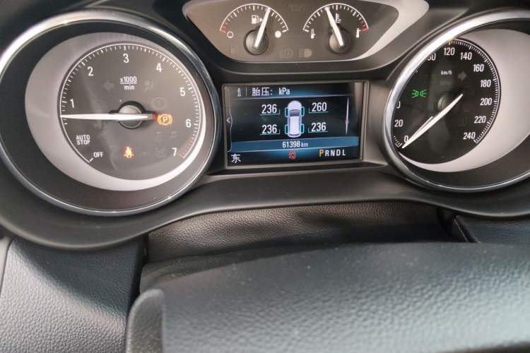 Used Buick Envision 2018 28T Four-Wheel Drive Elite Version Odometer Close Up