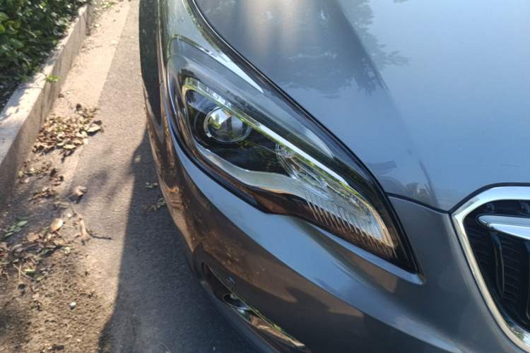 Used Buick Envision 2018 20T Two-Wheel-Drive Leading Model Right Front Headlight