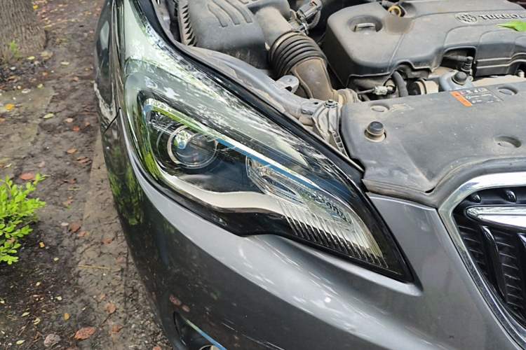 Used Buick Envision 2018 20T Two-Wheel-Drive Elite Model Right Front Headlight