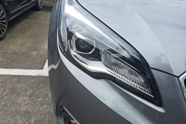 Used Buick Envision 2018 20T Two-Wheel Drive Luxury Model Right Front Headlight