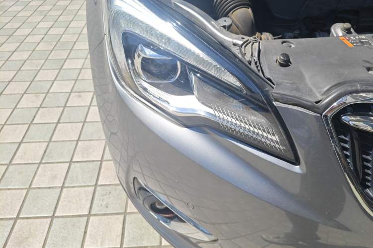 Used Buick Envision 2018 20T Two-Wheel Drive Luxury Model Right Front Headlight