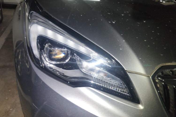 Used Buick Envision 2018 28T Four-Wheel Drive Elite Version Right Front Headlight